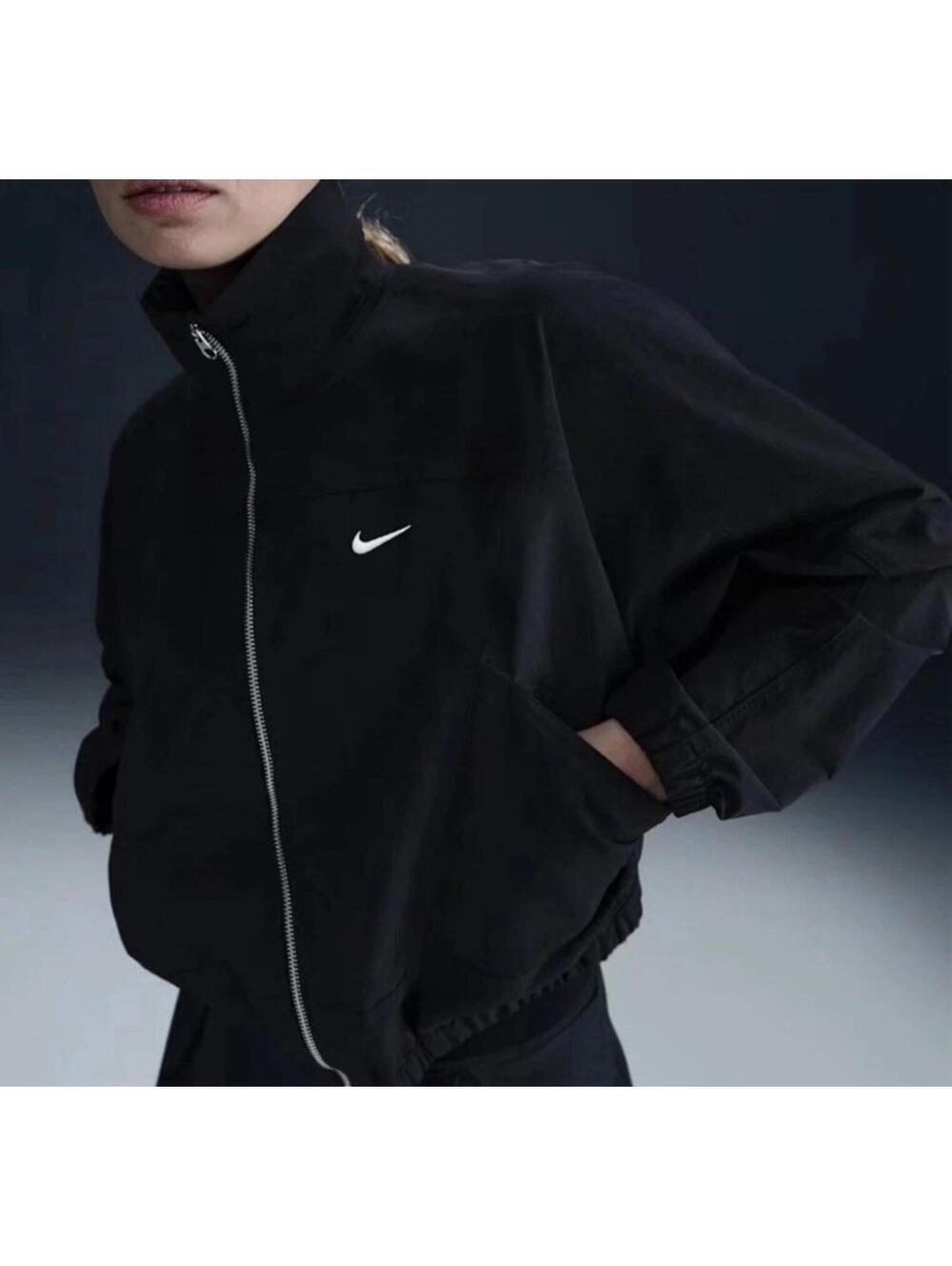 $90 NWT Women's Nike Sportswear Oversized UV Protection Black Jacket Size Large - Picture 1 of 9